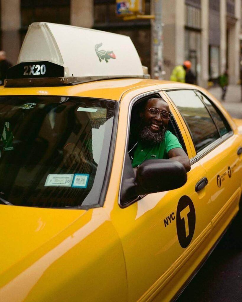 Lacoste desembarca no coração de Nova York com um táxi amarelo Lacoste Nova York