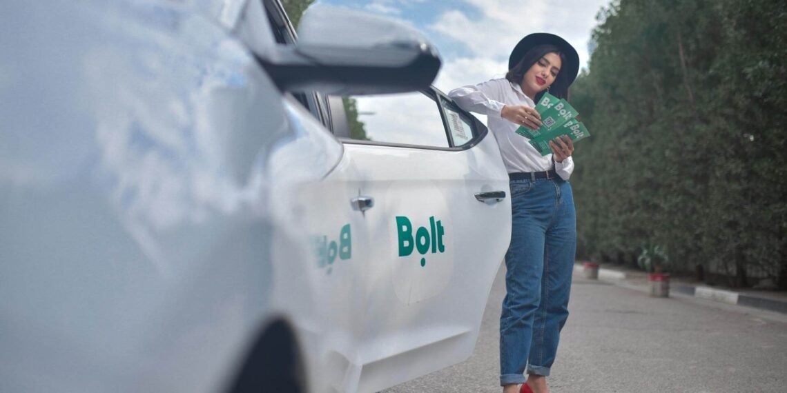 Bolt inova taxi feminino