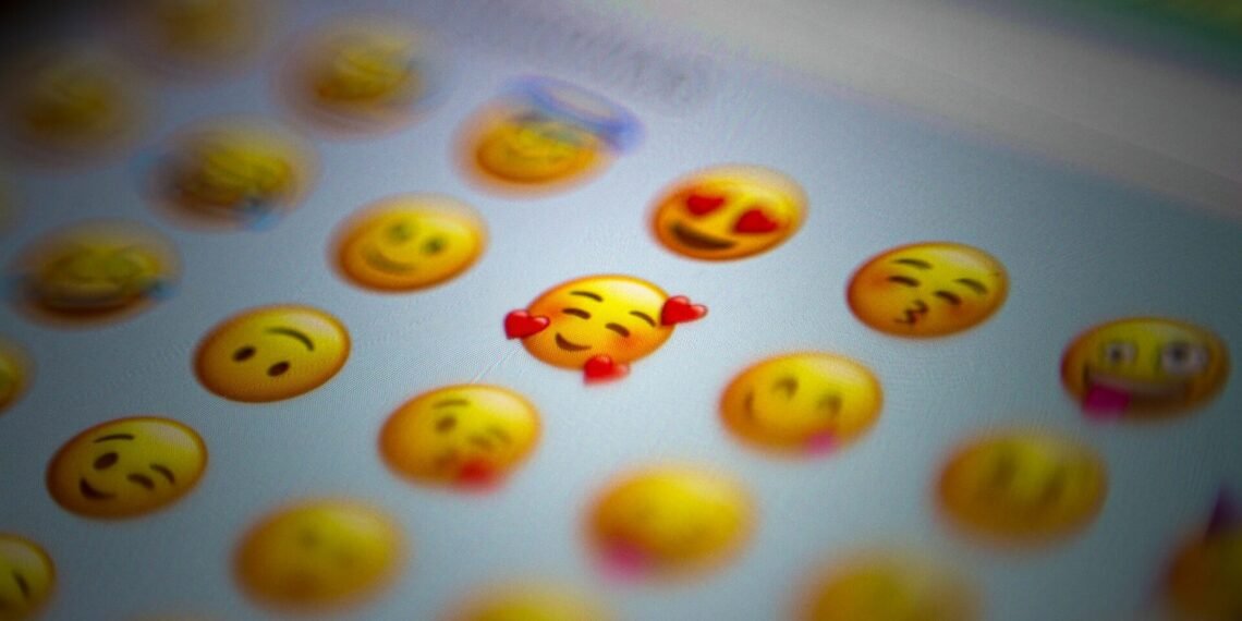 Emojis frequentes podem indicar narcisismo